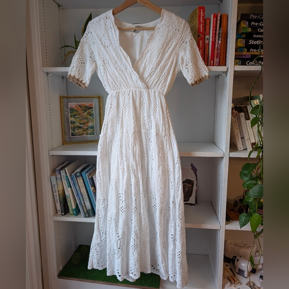 OOS Dresses & Skirts - White Eyelet Dress Short Sleeve V-Neck Tea Length Sz Small Bohemian Cottagecore